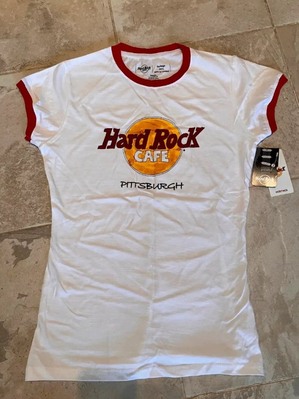 NEW BNWT *** T-shirt Hard Rock Cafe Pittsburgh Women size SMALL